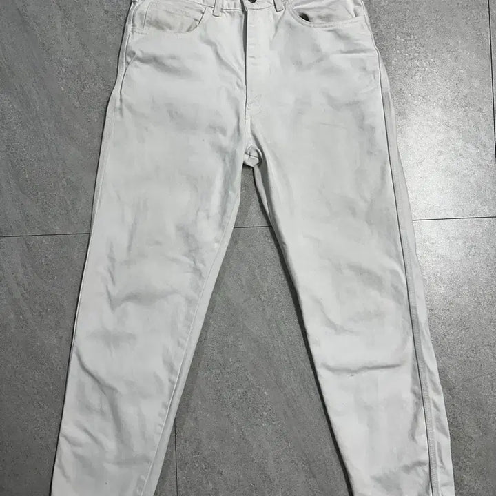 [SOLD OUT] 90s 재팬 리바이스 테이퍼드 핏 화이트진 31인치
