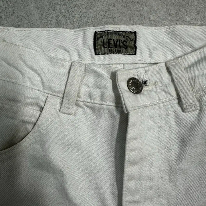 [SOLD OUT] 90s 재팬 리바이스 테이퍼드 핏 화이트진 31인치