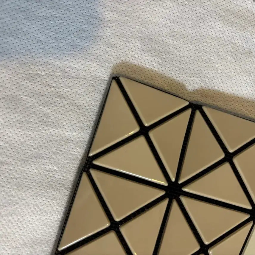 [BUNJANG] Bao Bao Lucent Tote Bag White Beige / 바오바오 루센트 토트백 화이트베이지