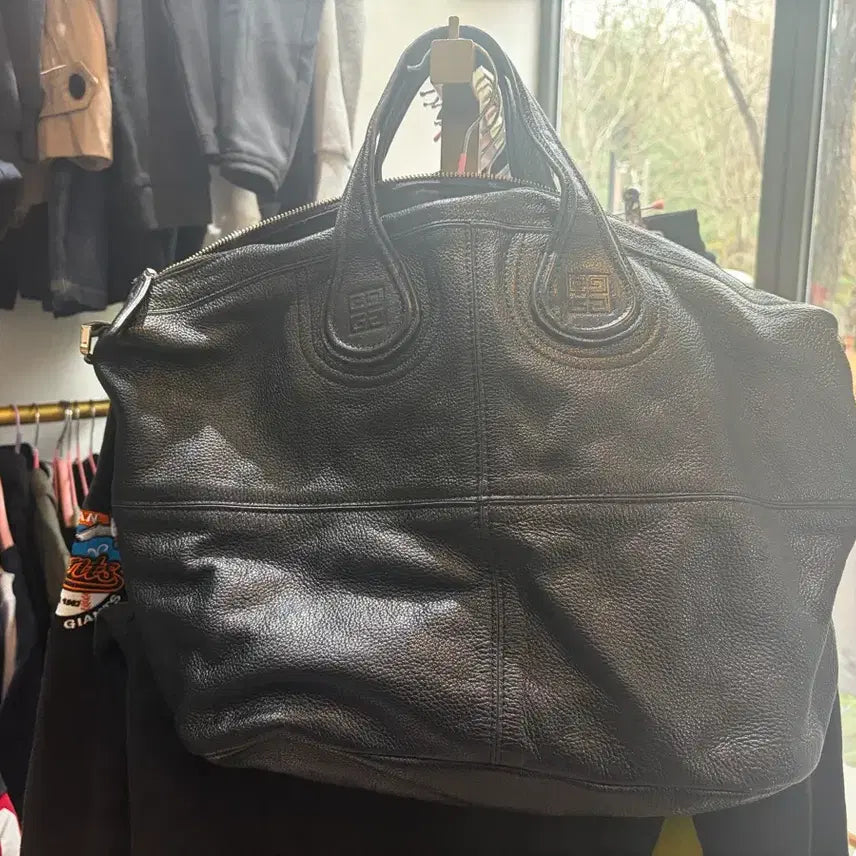 [BUNJANG] Givenchy Black Leather Tote Bag / 지방시 블랙 레더 토트백