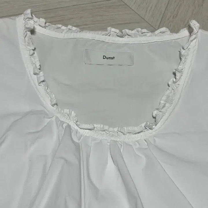 [SOLD OUT] 던스트 반팔 블라우스(정가 89,000원)