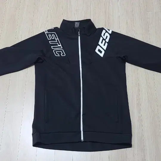 [SOLD OUT] 데상트 트랙탑