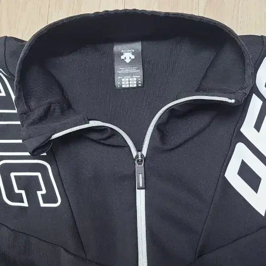 [SOLD OUT] 데상트 트랙탑