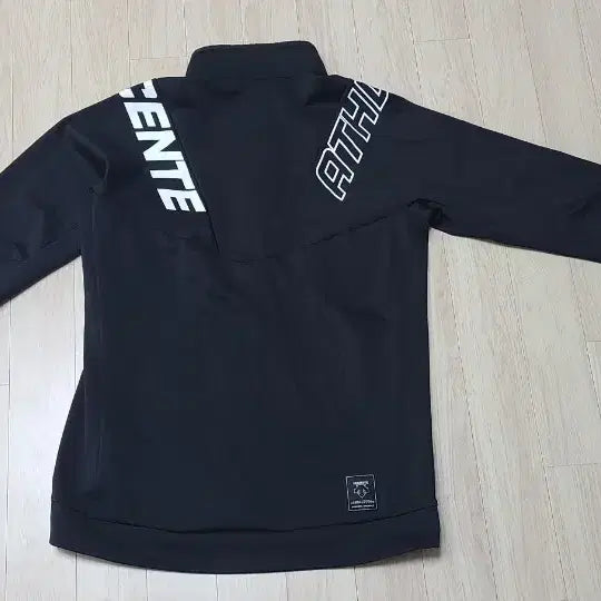 [SOLD OUT] 데상트 트랙탑