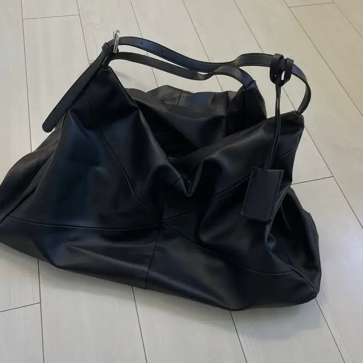[SOLD OUT] 소프트 가죽 오버사이즈 빅 숄더백