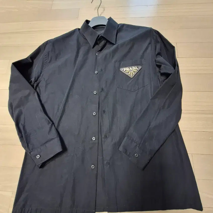 [BUNJANG] Prada Black Cotton Shirt with Triangle Logo / 프라다 블랙 셔츠 삼각로고 장식 코튼 셔츠