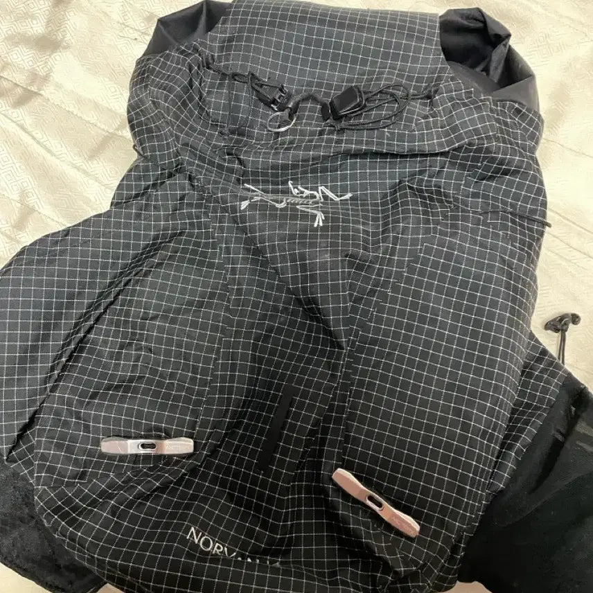 [SOLD OUT] 아크테릭스 노반14리터 m 사이즈 팝니다
