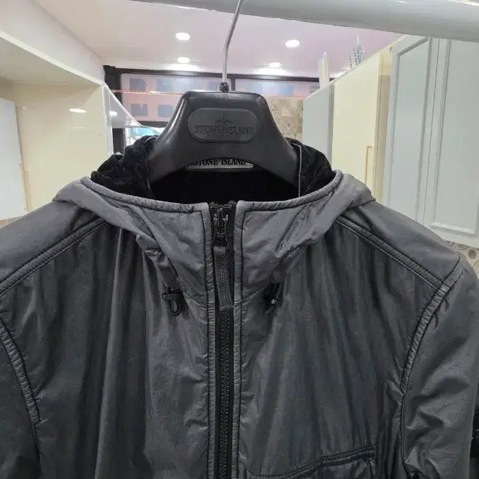 [BUNJANG] Stone Island Lamy Flock Hooded Jacket / 스톤아일랜드 라미 플락 후드자켓