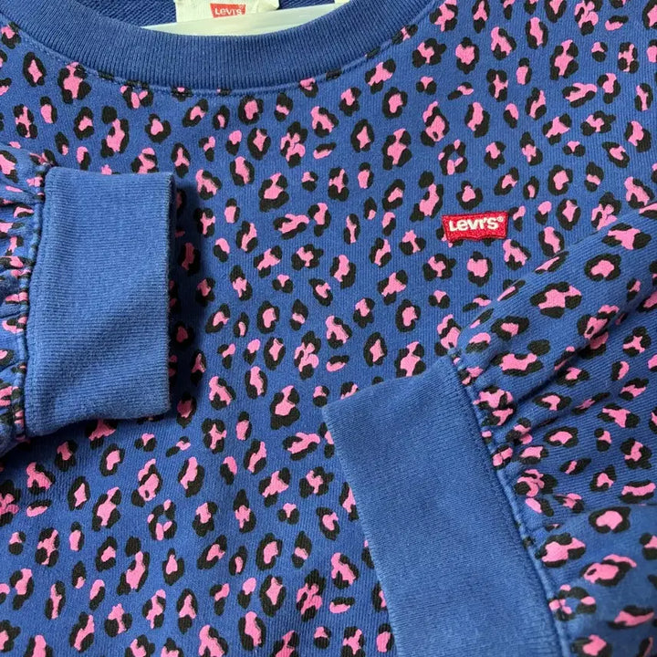 [SOLD OUT] 리바이스 크롭 맨투맨