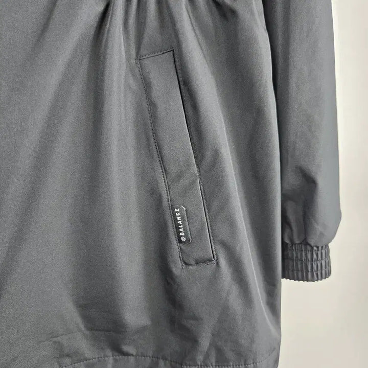 [SOLD OUT] [무료배송]탑텐 밸런스 M 여성 웜업 힙커버 땀복 방수 자외선차단 자켓