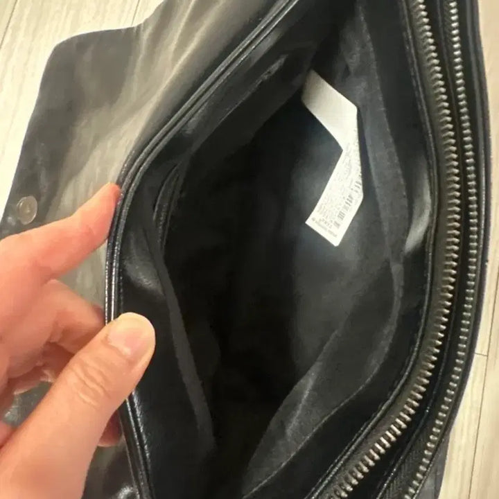 [BUNJANG] ZARA Rock Flap Shoulder Bag - Black / 자라ZARA 락 플랩 숄더백 블랙
