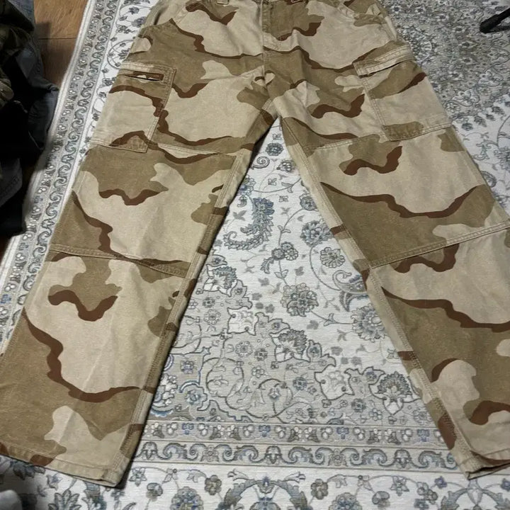 [BUNJANG] thisisneverthat Camo Pants / 디스이즈네버댓 카모 팬츠