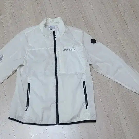 [SOLD OUT] 디스커버리 바람막이