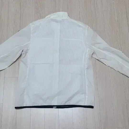 [SOLD OUT] 디스커버리 바람막이