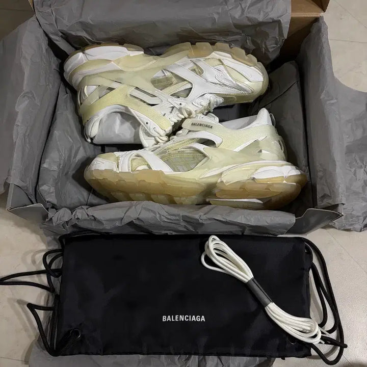 [BUNJANG] Balenciaga Track.2 Clear Sole White Sneakers / [새상품]발렌시아가 트랙2 클리어솔 화이트 270,275,280