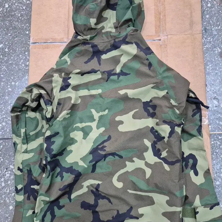 [BUNJANG] US Military 1st Gen Woodland Gore-Tex Parka Small Regular (New) / 미군 1세대 우드랜드 고어텍스파카 스몰레귤러 새상품판매합니다.
