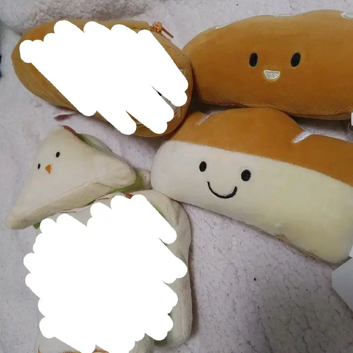 [BUNJANG] Daiso Bbanggeut Bbanggeut Bread Sandwich Pencil Case Pouch / 다이소 빵긋빵굿 굿즈 빵 샌드위치 필통 파우치