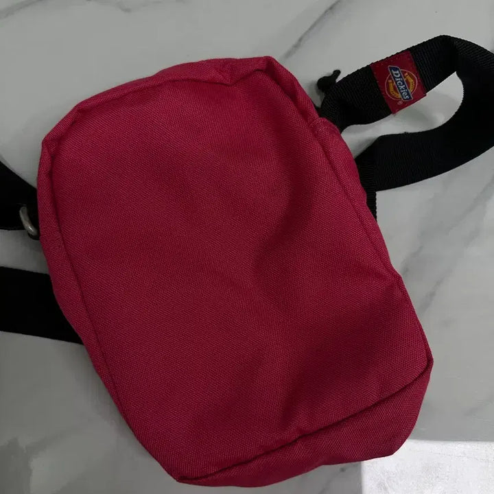 [BUNJANG] Dickies Hot Pink Crossbody Bag / 디키즈 핫핑크 크로스백