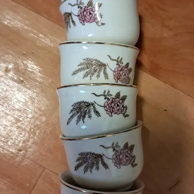 [BUNJANG] Haenamsa Rose Porcelain Sake Cups (Set of 3) / 옛날 행남사 도자기 술잔3개.장미그림