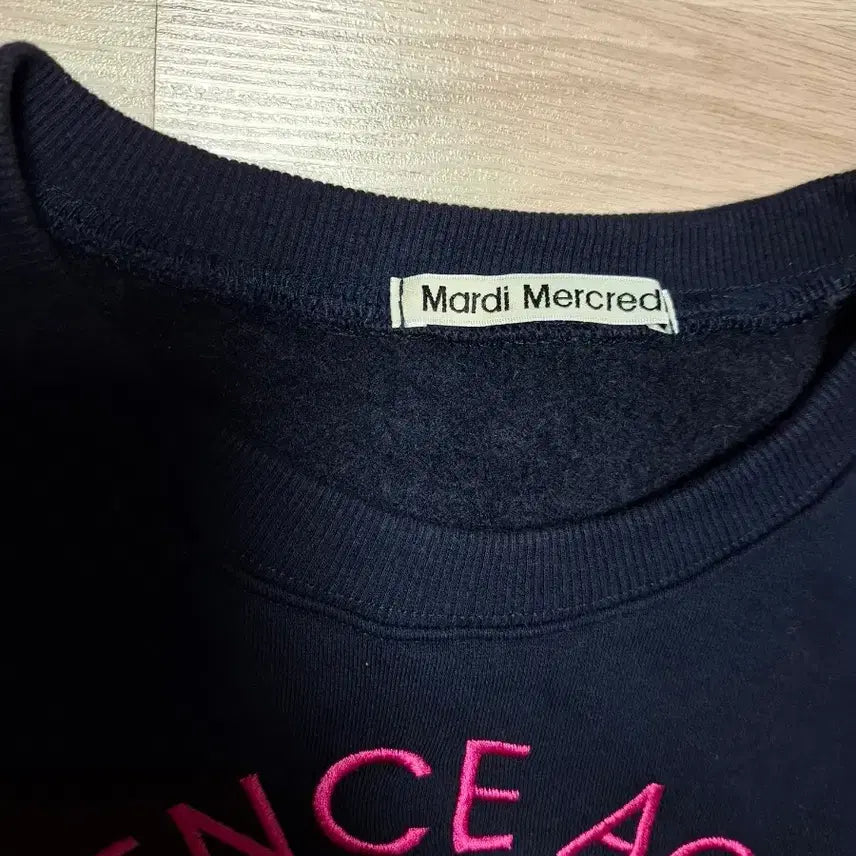 [BUNJANG] Mardi Mercredi Navy Sweatshirt / 마르디 메크르디 맨투맨