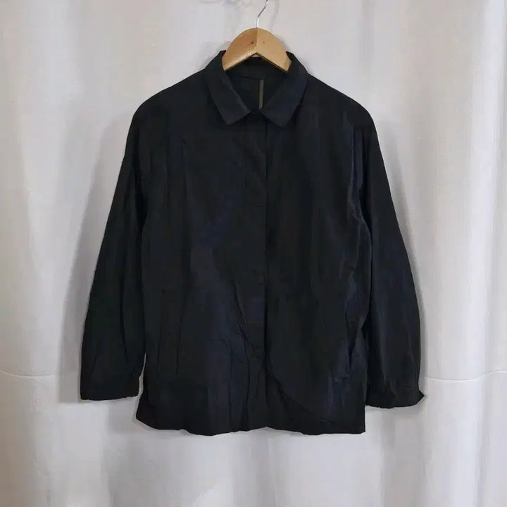 [BUNJANG] Jaju Black Basic Windbreaker Jacket / jaju 블랙 기본 스타일 바스락 야상 자켓 바람막이