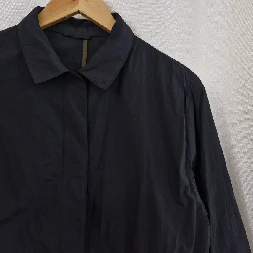 [BUNJANG] Jaju Black Basic Windbreaker Jacket / jaju 블랙 기본 스타일 바스락 야상 자켓 바람막이