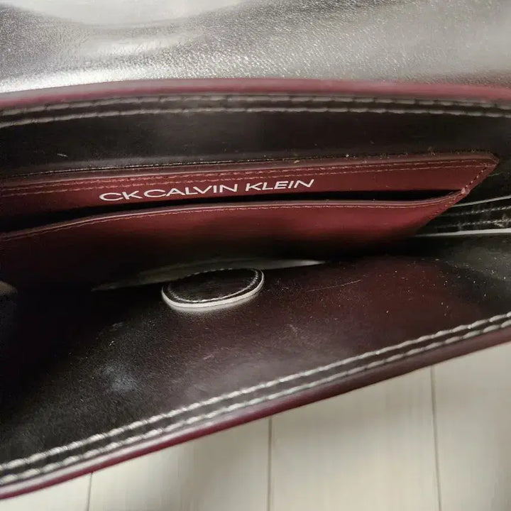 [BUNJANG] Calvin Klein Leather Bucket Bag / 캘빈클라인 레더 버킷백몇번 사용 안해서 사용감은 거의 없는데 보관하면