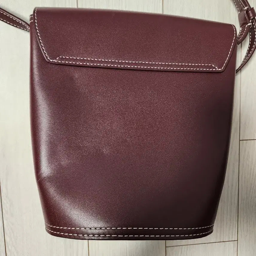 [BUNJANG] Calvin Klein Leather Bucket Bag / 캘빈클라인 레더 버킷백몇번 사용 안해서 사용감은 거의 없는데 보관하면
