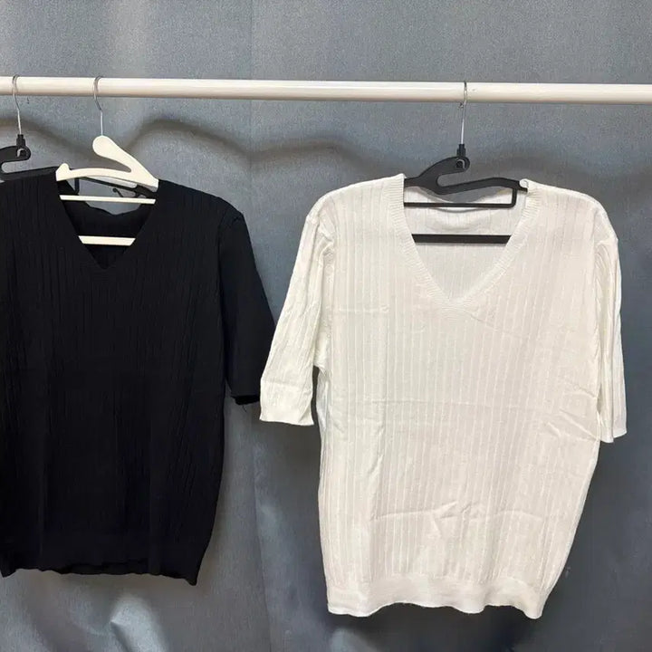 [BUNJANG] V-Neck Knit T-Shirt Set / 브이넥 니트티  2종 세트