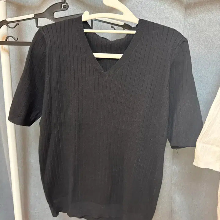 [BUNJANG] V-Neck Knit T-Shirt Set / 브이넥 니트티  2종 세트
