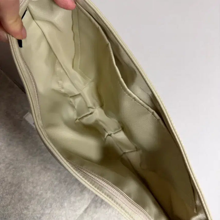 [SOLD OUT] 르메르 크루아상 스몰 이너백