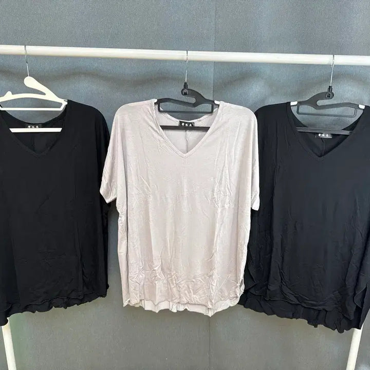[BUNJANG] Modal V-Neck T-Shirt 3-Piece Set / 모달 브이넥 반팔티 3종세트
