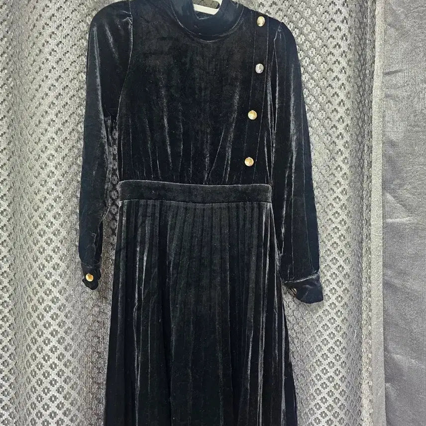 [BUNJANG] Black Velvet Pleated Dress / 벨벳 블랙 플리츠 원피스