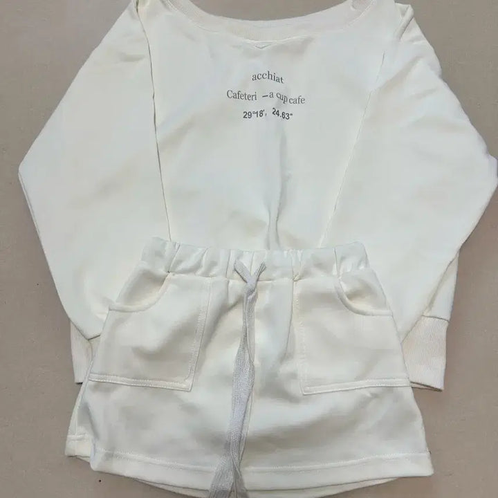[BUNJANG] Clothing Bundle / [전부6,000원] 옷장정리 새상품 치마,셔츠,맨투맨,니트,청반바지