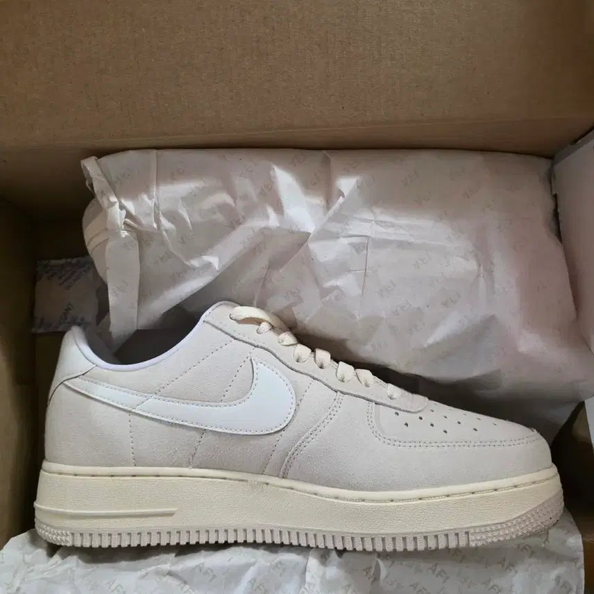 [BUNJANG] Nike Air Force 1 Ivory Suede Sneakers / 나이키 에어포스1 아이보리 스웨이드 운동화