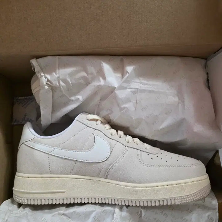 [BUNJANG] Nike Air Force 1 Ivory Suede Sneakers / 나이키 에어포스1 아이보리 스웨이드 운동화