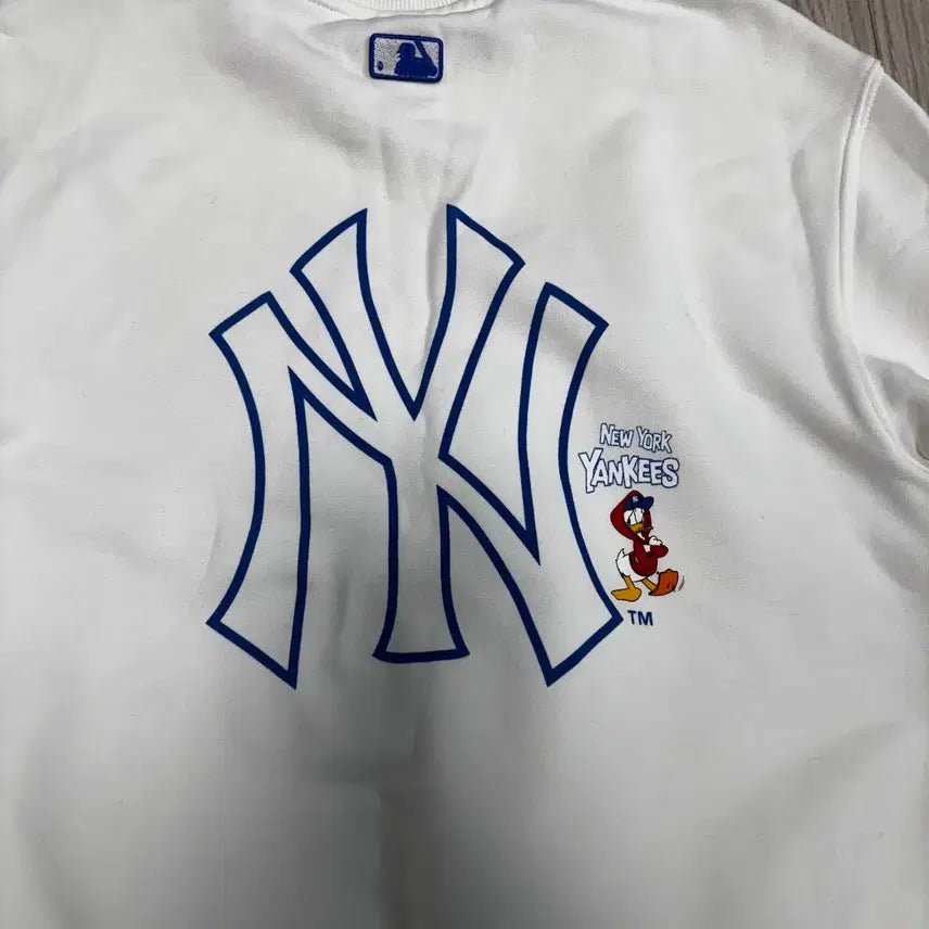 [BUNJANG] MLB Donald Duck Sweatshirt / MLB 도날드덕 맨투맨 S 남녀공용
