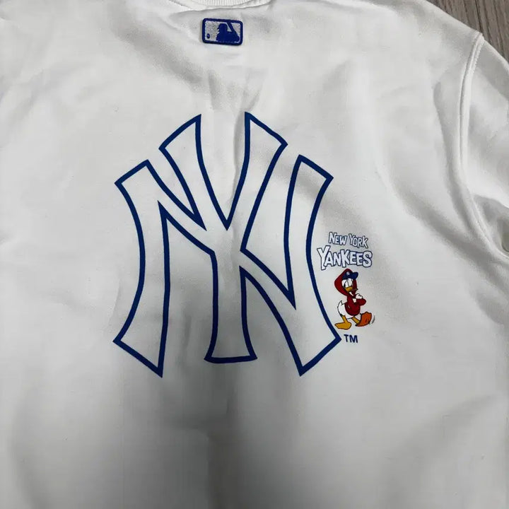 [BUNJANG] MLB Donald Duck Sweatshirt / MLB 도날드덕 맨투맨 S 남녀공용
