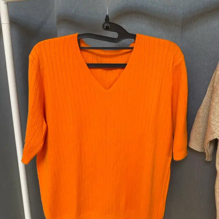 [BUNJANG] V-Neck Knit Short-Sleeve T-Shirt Set / 브이넥 니트 반팔티 2종세트