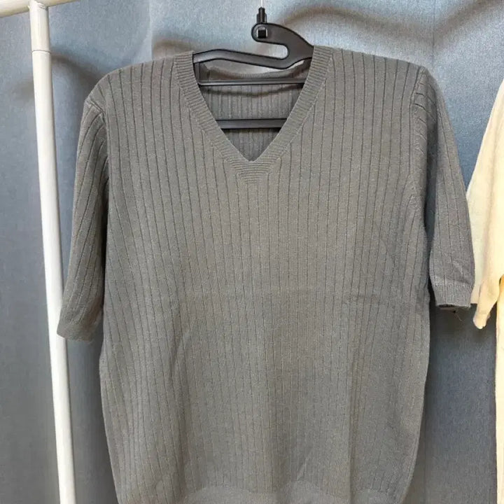 [BUNJANG] V-Neck Knit T-Shirt Set / 브이넥 반팔 니트티 2종세트