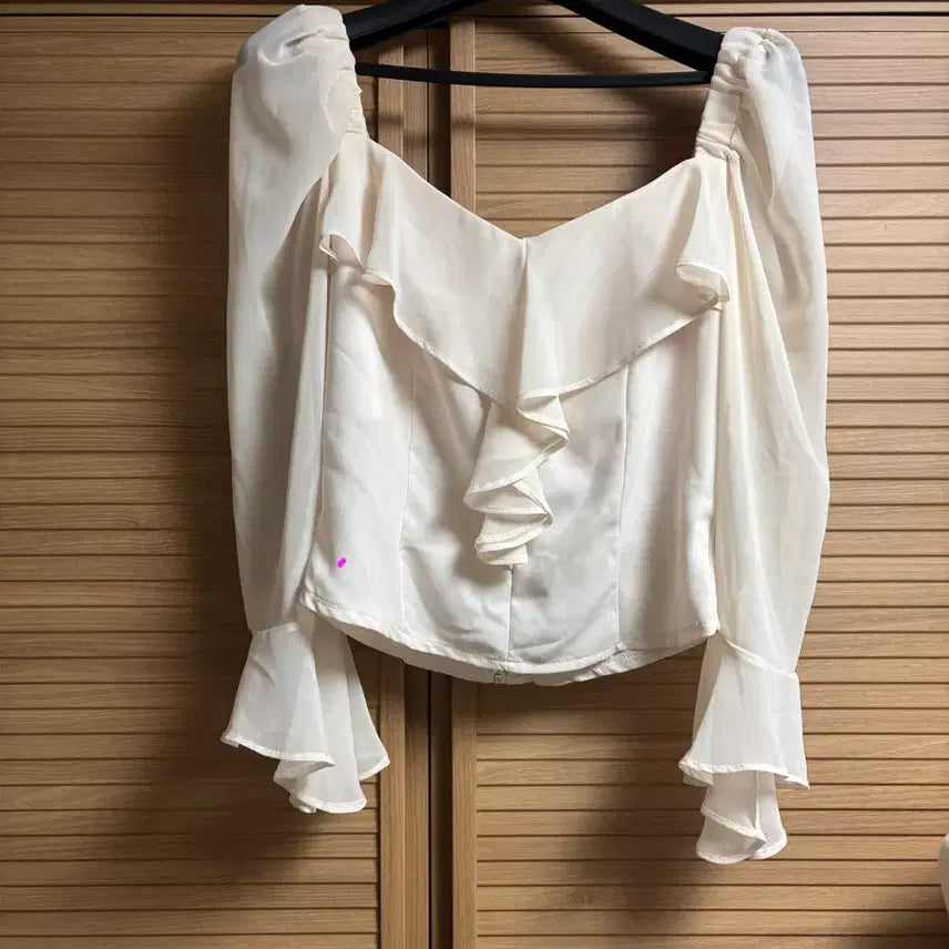 [BUNJANG] JAYG SHOWROOM Frill Blouse S Imported Clothing / 제이지쇼룸 프릴 블라우스 S 수입의류 홀복