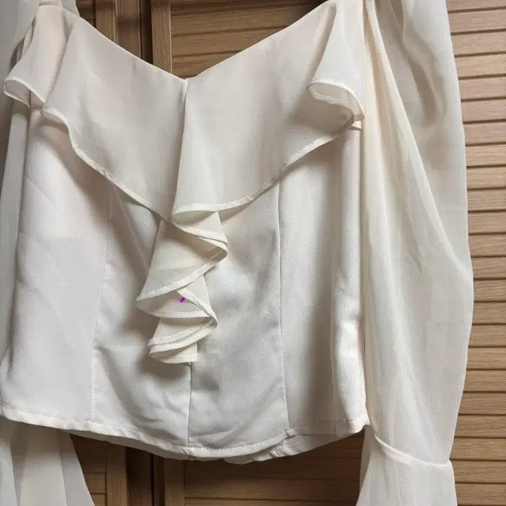 [BUNJANG] JAYG SHOWROOM Frill Blouse S Imported Clothing / 제이지쇼룸 프릴 블라우스 S 수입의류 홀복