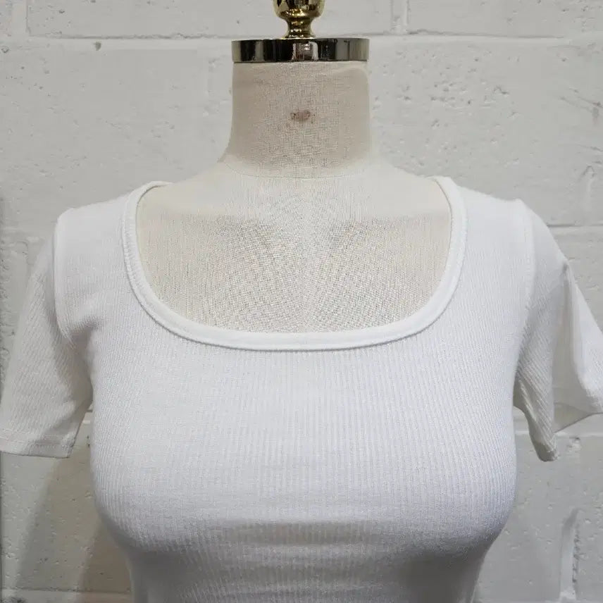 [SOLD OUT] 라운드 크롭 골지 반팔- 화이트