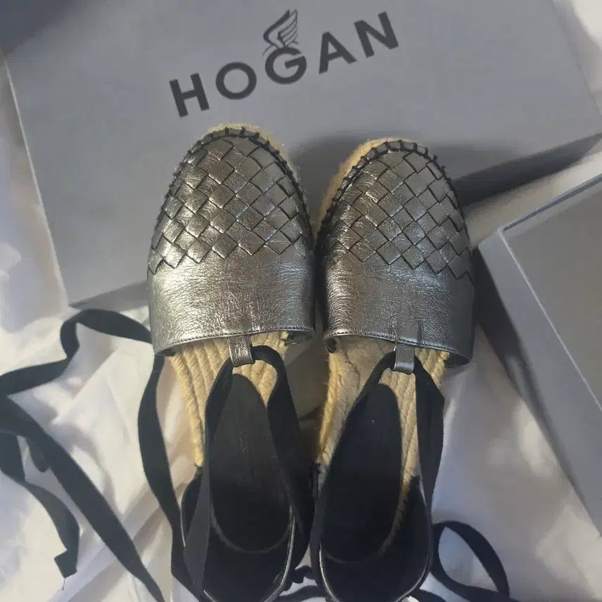 [BUNJANG] Bottega Veneta Metallic Silver Espadrille Sandals / 보테가베네타 메탈릭 실버 에스파듀 샌들 (정품)