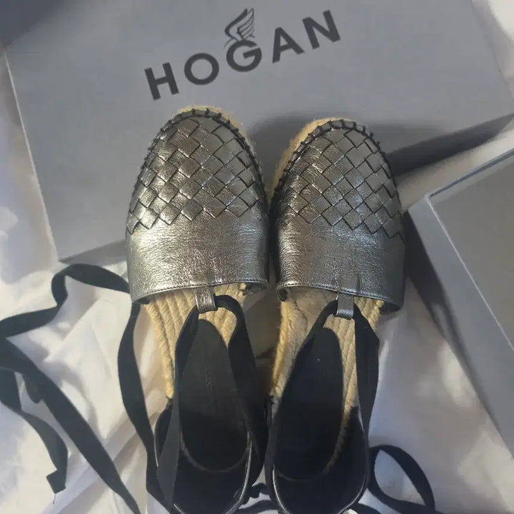 [BUNJANG] Bottega Veneta Metallic Silver Espadrille Sandals / 보테가베네타 메탈릭 실버 에스파듀 샌들 (정품)
