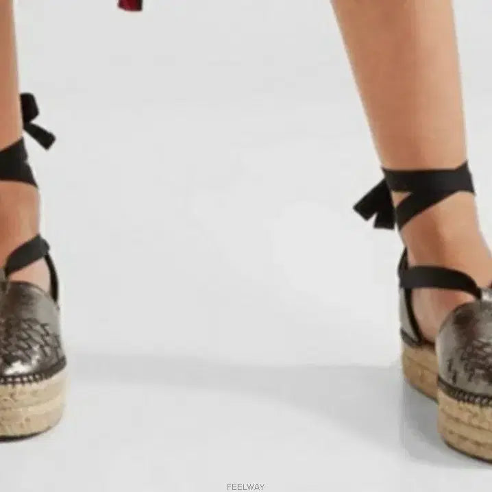 [BUNJANG] Bottega Veneta Metallic Silver Espadrille Sandals / 보테가베네타 메탈릭 실버 에스파듀 샌들 (정품)