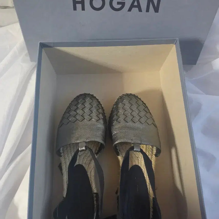 [BUNJANG] Bottega Veneta Metallic Silver Espadrille Sandals / 보테가베네타 메탈릭 실버 에스파듀 샌들 (정품)