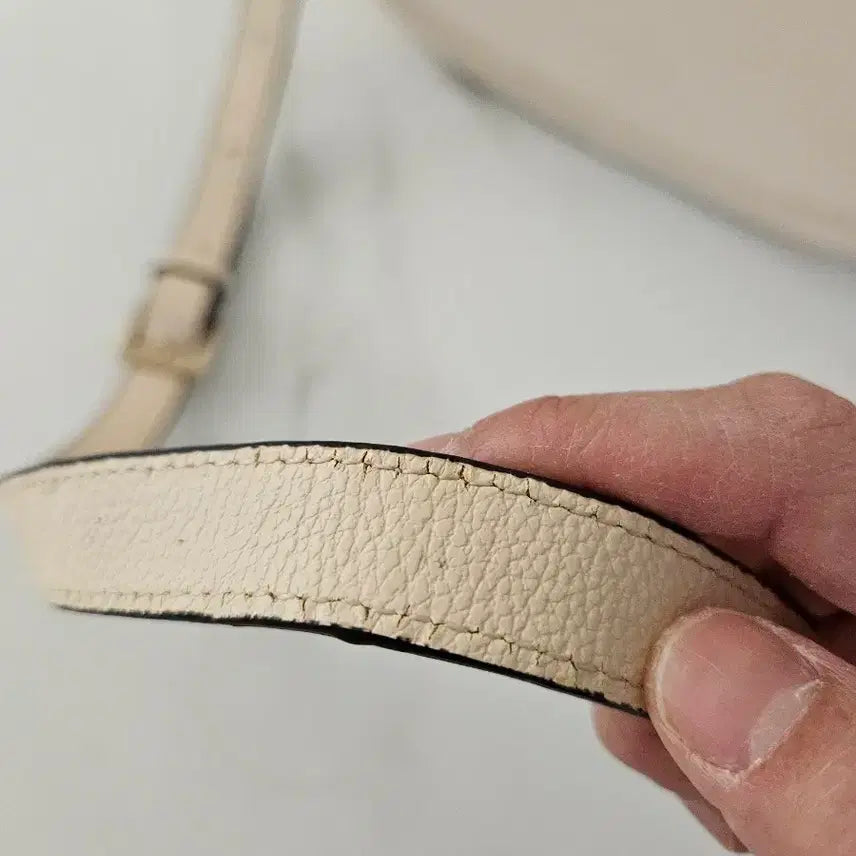 [BUNJANG] Agatha Leather Crossbody Bag Ivory / 아가타 소가죽 크로스백 아이보리