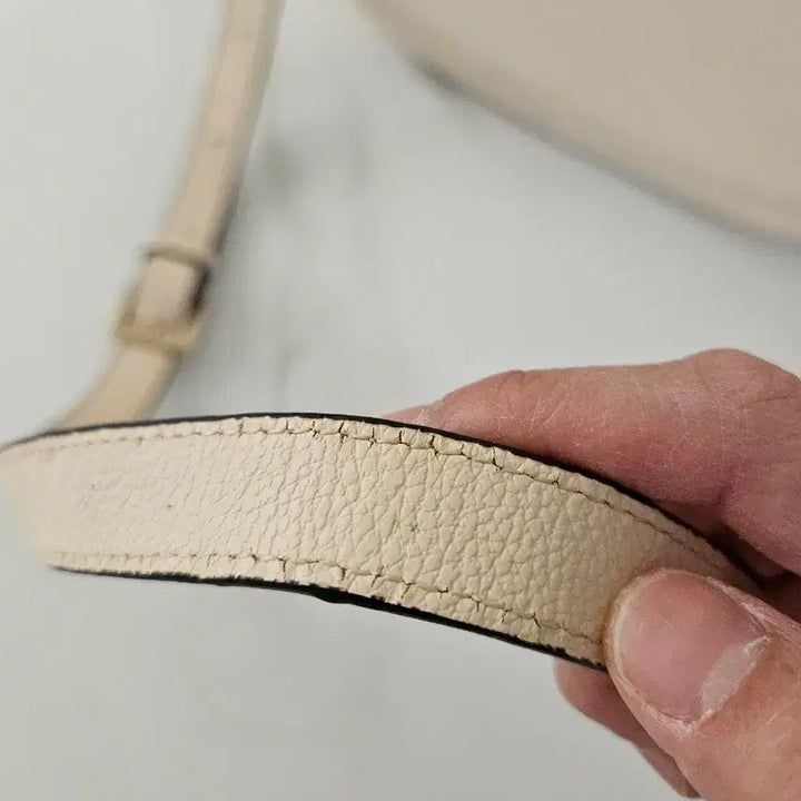 [BUNJANG] Agatha Leather Crossbody Bag Ivory / 아가타 소가죽 크로스백 아이보리