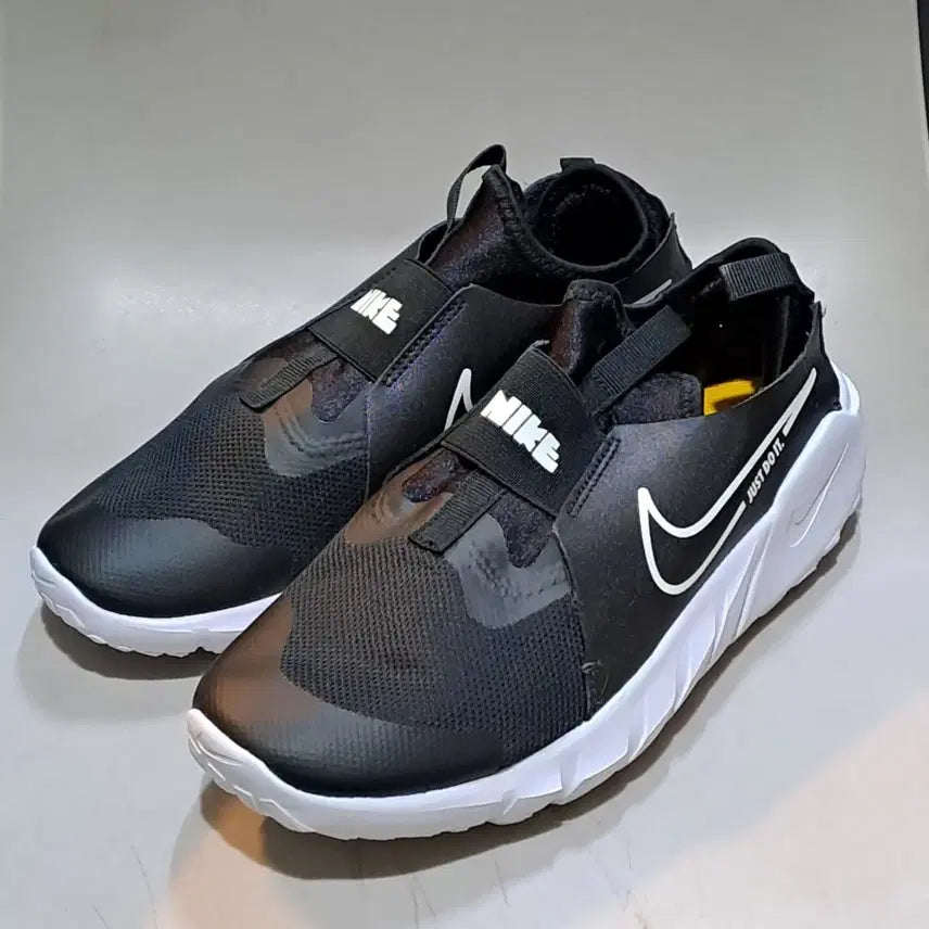 [BUNJANG] Nike Flex Runner 2 GS 250mm Sneakers / 나이키 플렉스 러너 2 GS    250mm